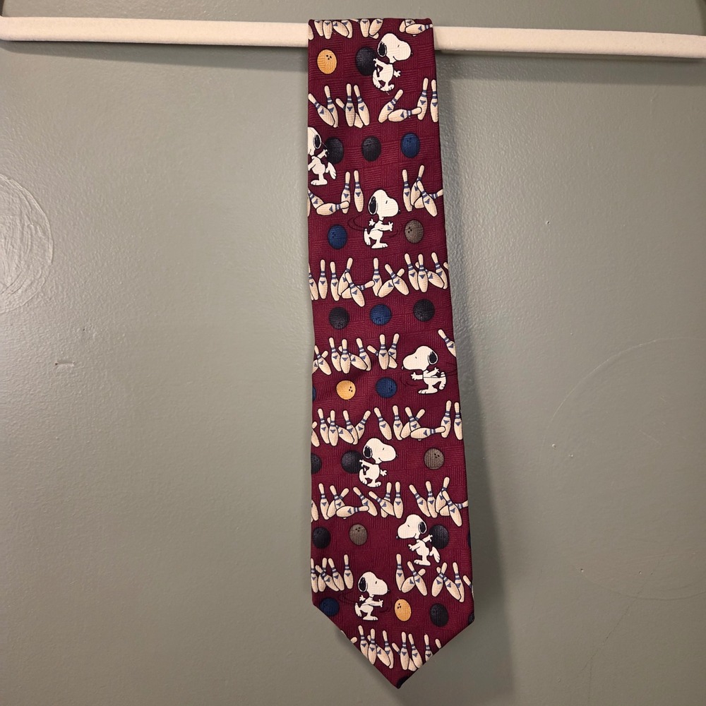 Peanuts Snoopy Bowling Men's Necktie 100% Silk, 58.5" Long, 4" Wide